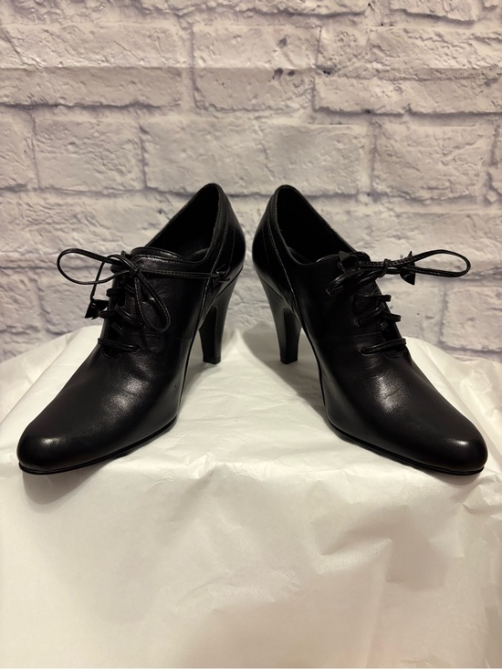 Naturalizer Shoes - Naturalizer Classic Black Leather Lace-Up Women's Heeled Oxfords Size 5.5
